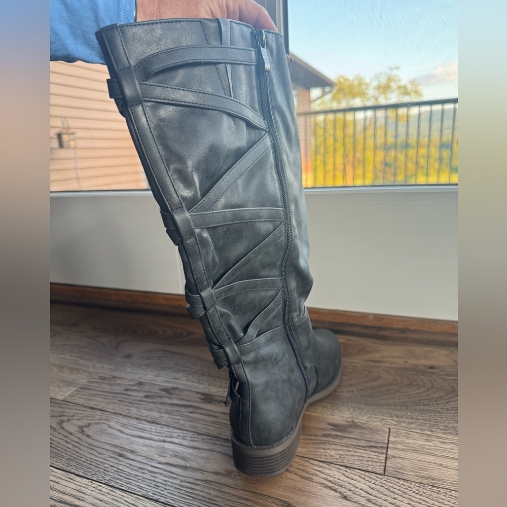 NWOT Journee Collection Navy Riding Boots, size 10 XWC - Picture 3 of 7